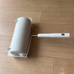 掃除に使えるコロコロ（取り替え用3本あり）の画像