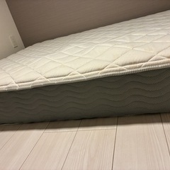 ニトリ　マットレス　ベッドマット　セミダブルの画像