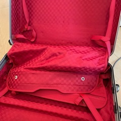 一度使用のみ美品 大きめスーツケース の画像