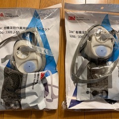 噴霧器、マスク、タイベックのセットの画像