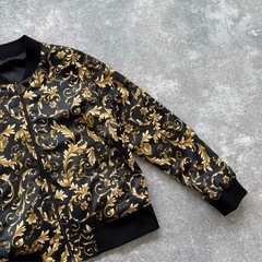 【H&M】エイチアンドエム リバーシブルジャケットブルゾンボマージャケット バロック調 花柄ブラック 黒ジップアップ 総柄（L）の画像