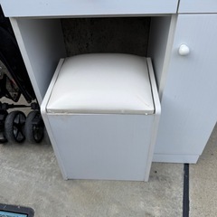 ドレッサー　白　ホワイト　鏡　ミラー　鏡裏は棚の画像