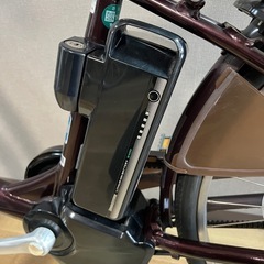 美品✨ ブリヂストン電動自転車、バッテリーB400 (14.3～14.6Ah相当)の画像
