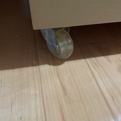 中古品　IKEA サイドテーブルキャスター付き　55×55cmの画像