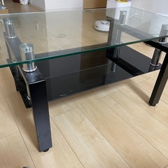 ガラステーブルの画像