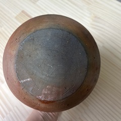 まるい壺(花瓶)の画像