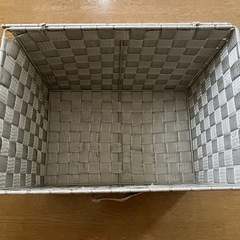 ニトリ　カゴ　ベージュ　カラーボックスの画像