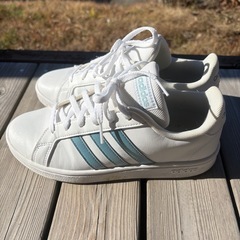 【スニーカー】adidas・アディダス　　24センチの画像