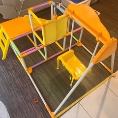 子供用　アスレチック・すべり台・ブランコの画像