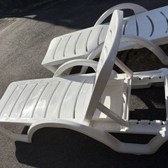 リクライニングチェア　プラスチックの画像