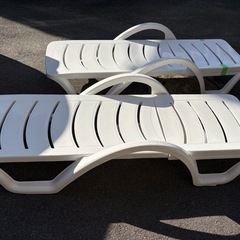 リクライニングチェア　プラスチックの画像