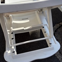 リクライニングチェア　プラスチックの画像