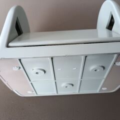 引取日時が早い方優先！無料でお譲りします。トイレットペーパーホルダーの画像