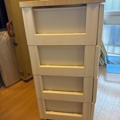 4段収納けーケースの画像