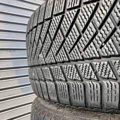 コンチネンタルスタッドレス　245/50R/18の画像