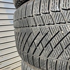 コンチネンタルスタッドレス　245/50R/18の画像