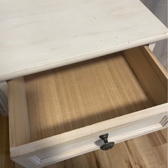 サイドテーブルの画像