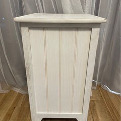 サイドテーブルの画像