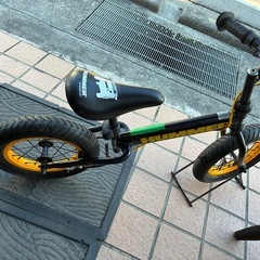 HUMMER キックバイクの画像