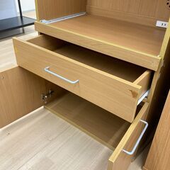 A-1002【リユースのサカイ野々市店】ジモティ来店特価‼ ニトリ NITORI 2枚扉食器棚 木製 木目調 ブラウン クリーニング済みの画像