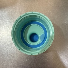 水筒の頭部分のみの画像