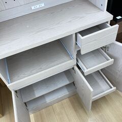 A-1003【リユースのサカイ野々市店】ジモティ来店特価‼ 3枚扉食器棚 木製 木目調 ホワイト クリーニング済みの画像
