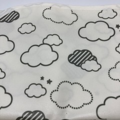 おむつ替えシート 雲柄 45cm x 70cmの画像