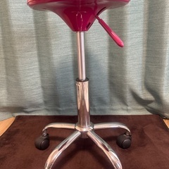 高さ調整可能キャスター付き丸椅子の画像