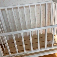 中古品　ベビーベッドの画像