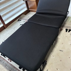 折りたたみベッドの画像