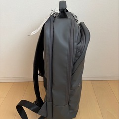 新品タグ付きビジネスバッグの画像