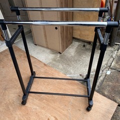 ハンガーラックの画像