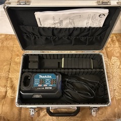 マキタ　インパクトドライバーケース　充電器の画像