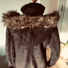 ブラウンファー付きジャケットの画像
