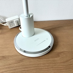 デスクライト 卓上   10段階5色の調光可 LED
の画像