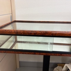 ガラスショーケースの画像