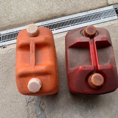 ポリタンク　2個　無料の画像