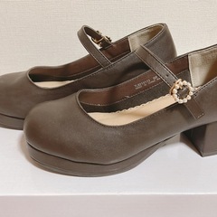 axes femme 靴の画像