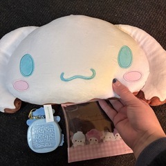 お値下げ✨美品✨サンリオシナモロールミニクッション＆ポーチの画像