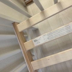 0円！bbestシンプルベビーベッド、マットレス、シーツ3点セット。有名海外ブランド　白　オシャレの画像