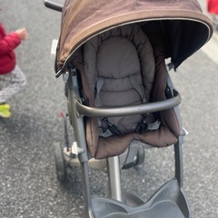 ストッケ　ベビーカーの画像