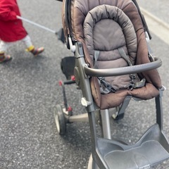 ストッケ　ベビーカーの画像