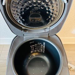 象印   3合　炊飯器の画像