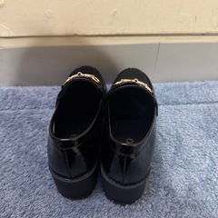 厚底ローファーの画像