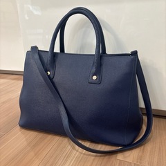 【本日のみ】FURLAネイビーレザーショルダーバッグの画像