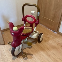 子供用三輪車の画像