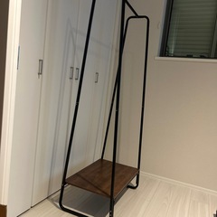 ハンガーラックの画像