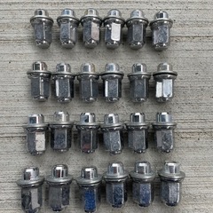 プラド150マッドブラックED 265/60R18 純正アルミホイールセットの画像