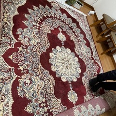 大型カーペット 320×200cm／赤系クラシック柄／中古・引き取り限定の画像