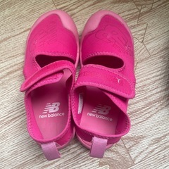 19センチ❤︎ニューバランス❤︎ショッキングピンク❤︎の画像